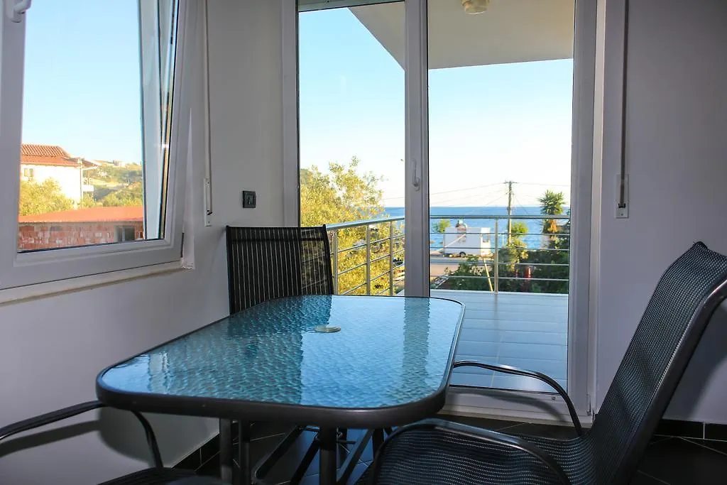 Nectar Apartments Himarë 0*,  Albánie